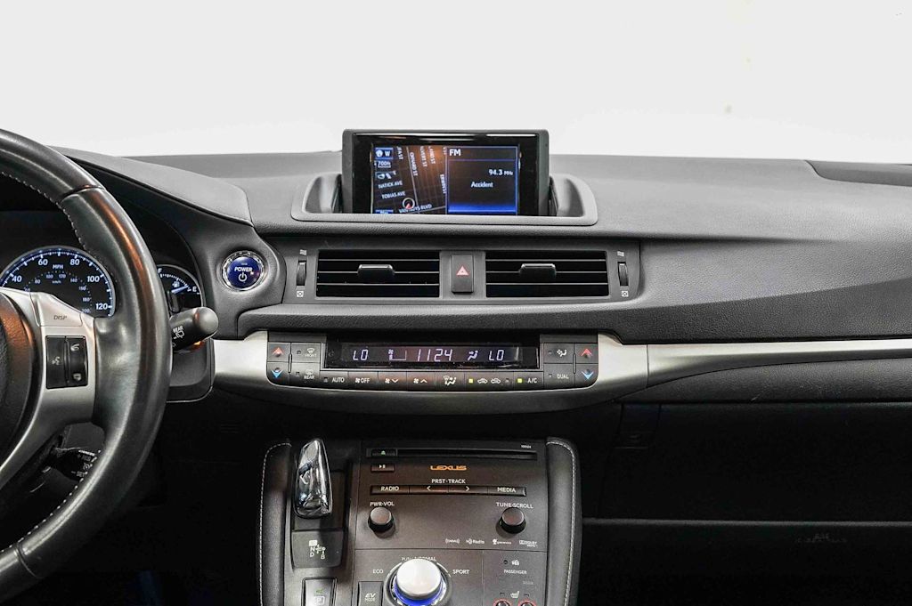 Thumbnail: 2013 Lexus CT - 6