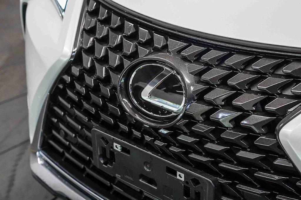 Thumbnail: 2024 Lexus UX - 6