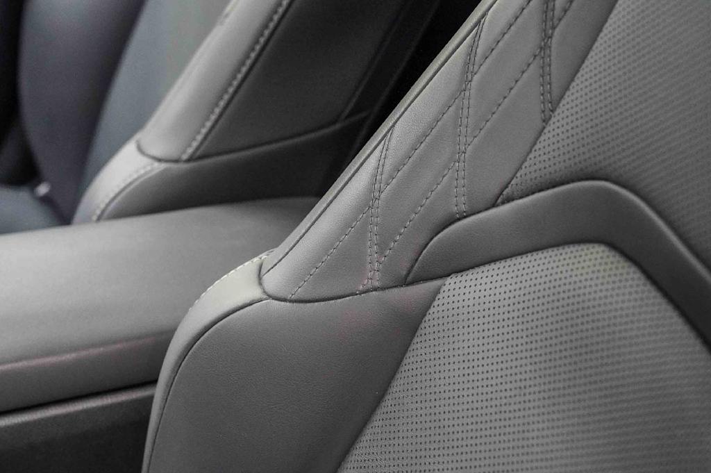 Thumbnail: 2024 Lexus UX - 25