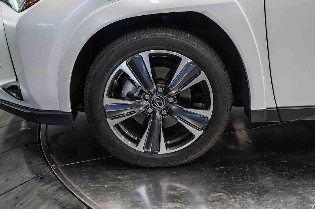 Thumbnail: 2024 Lexus UX - 7