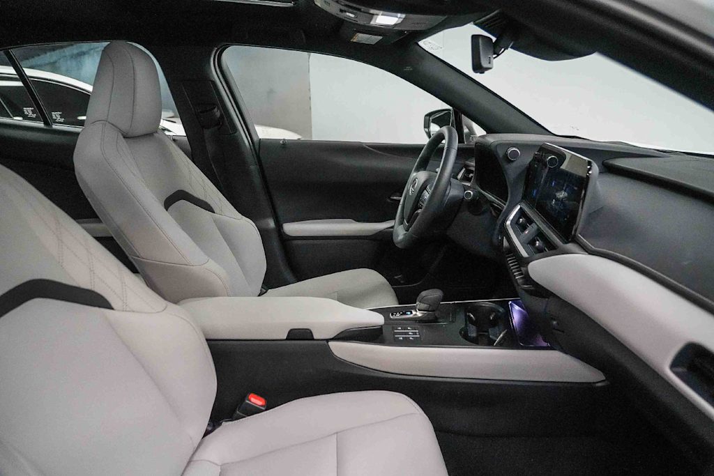 Thumbnail: 2026 Lexus UX - 10