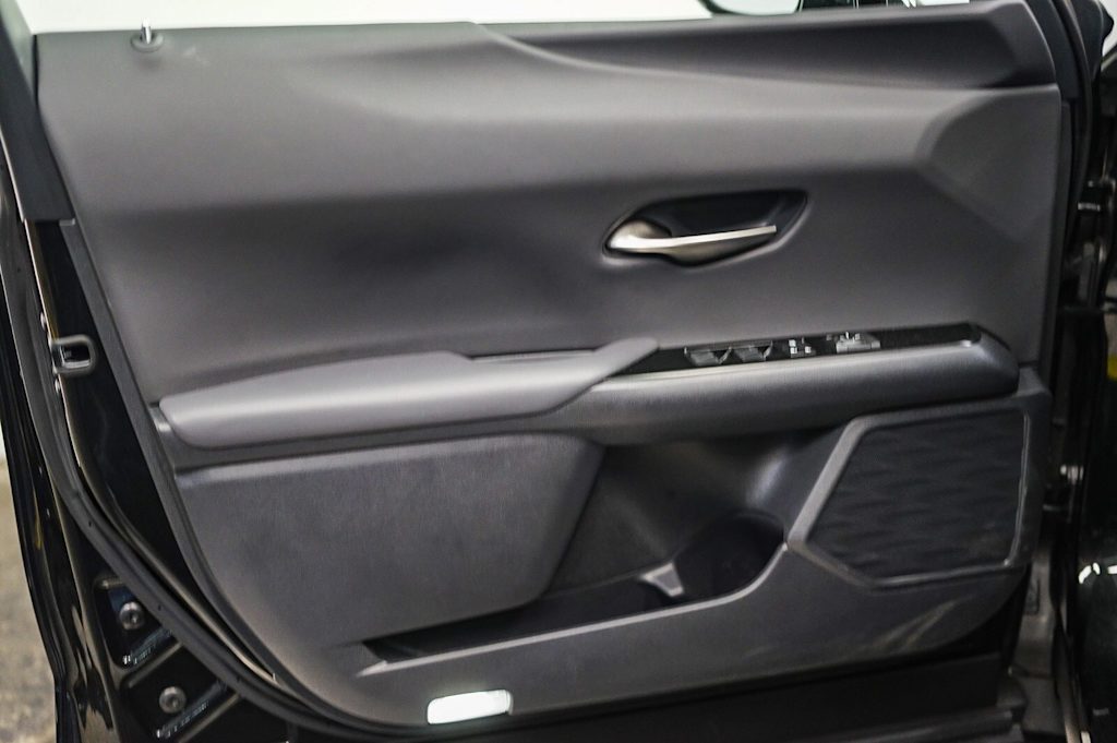 Thumbnail: 2024 Lexus UX - 24