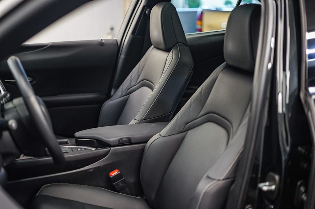 Thumbnail: 2024 Lexus UX - 10