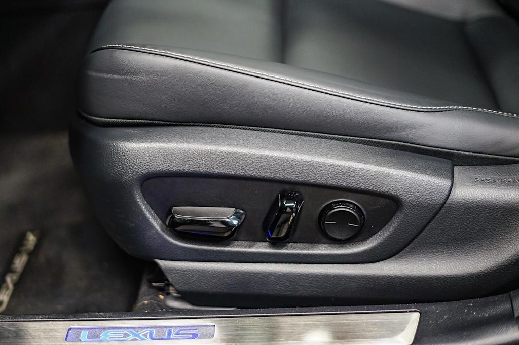 Thumbnail: 2024 Lexus UX - 23