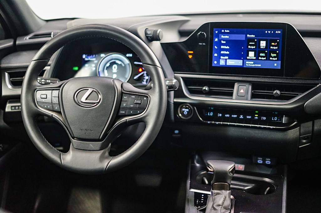 Thumbnail: 2024 Lexus UX - 2