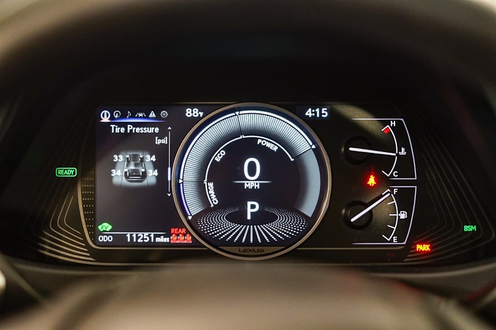 Thumbnail: 2024 Lexus UX - 15