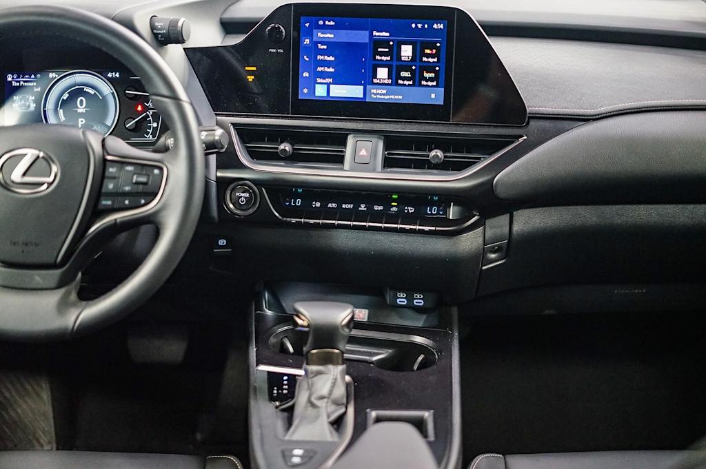 Thumbnail: 2024 Lexus UX - 8