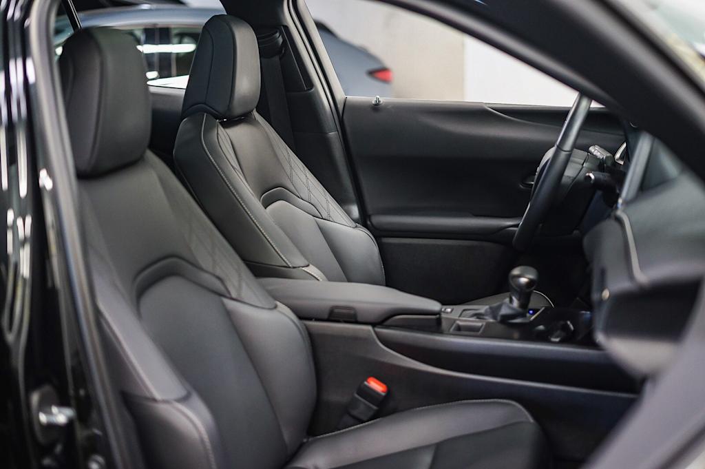 Thumbnail: 2024 Lexus UX - 9