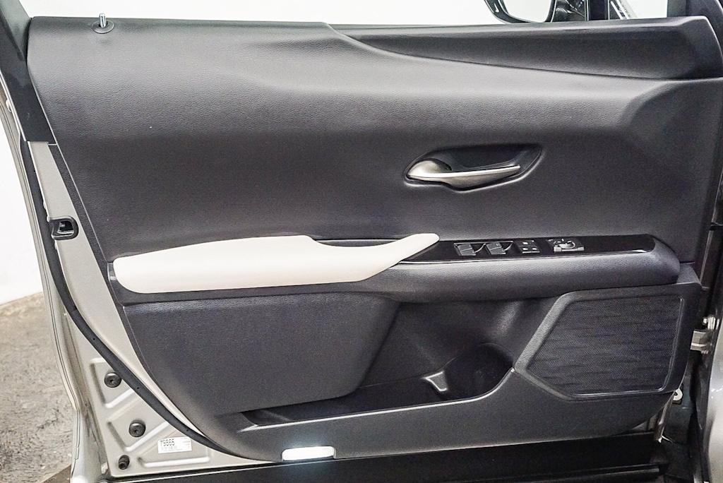 Thumbnail: 2022 Lexus UX - 25