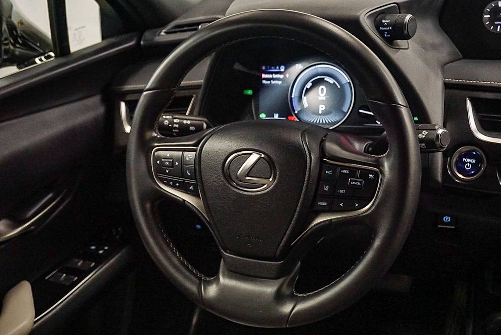 Thumbnail: 2022 Lexus UX - 12