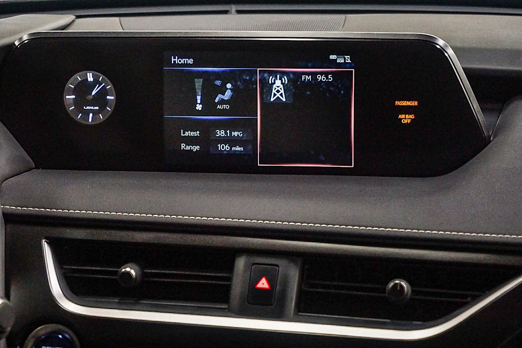 Thumbnail: 2022 Lexus UX - 23