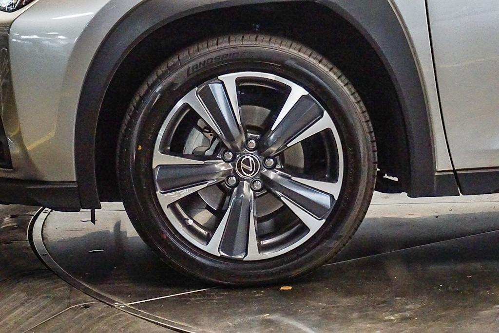 Thumbnail: 2022 Lexus UX - 6