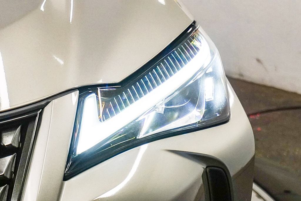 Thumbnail: 2022 Lexus UX - 20