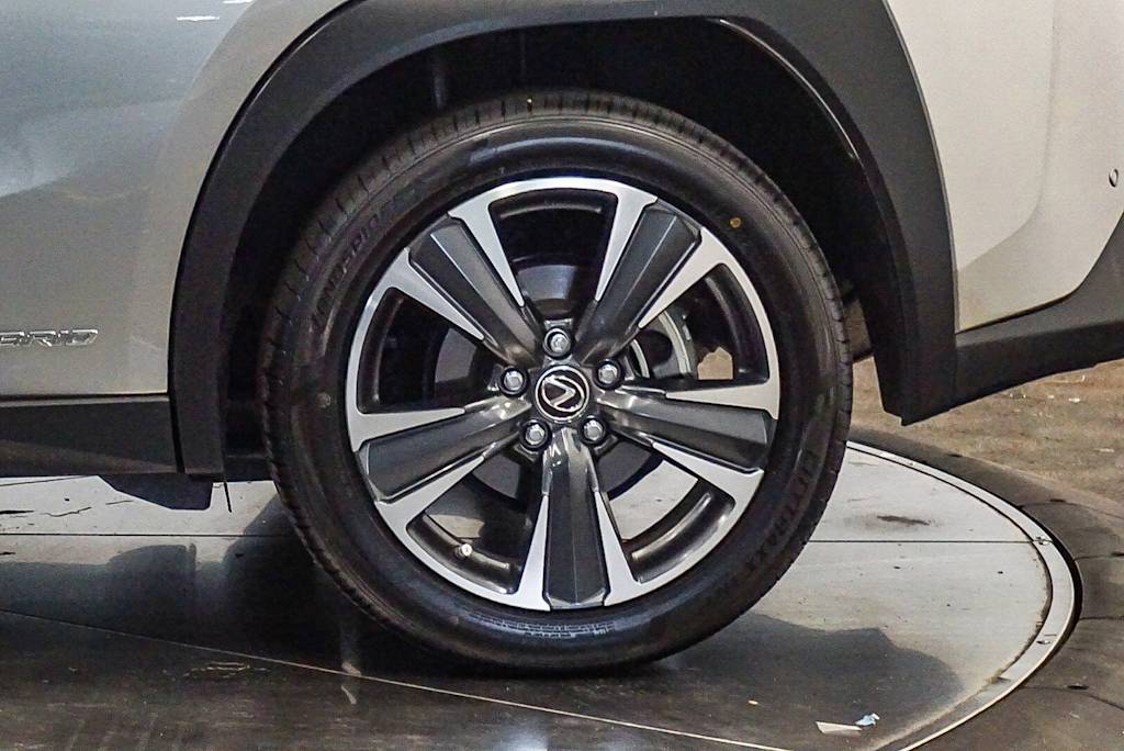 Thumbnail: 2022 Lexus UX - 21