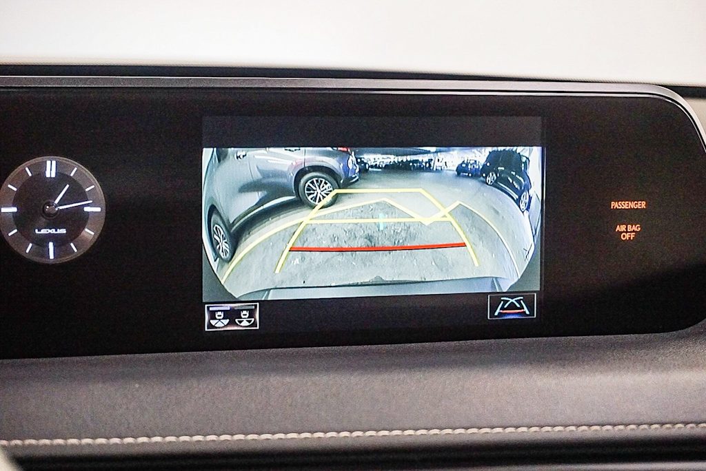 Thumbnail: 2022 Lexus UX - 26