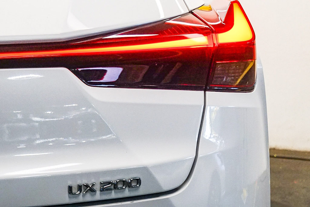 Thumbnail: 2019 Lexus UX - 22