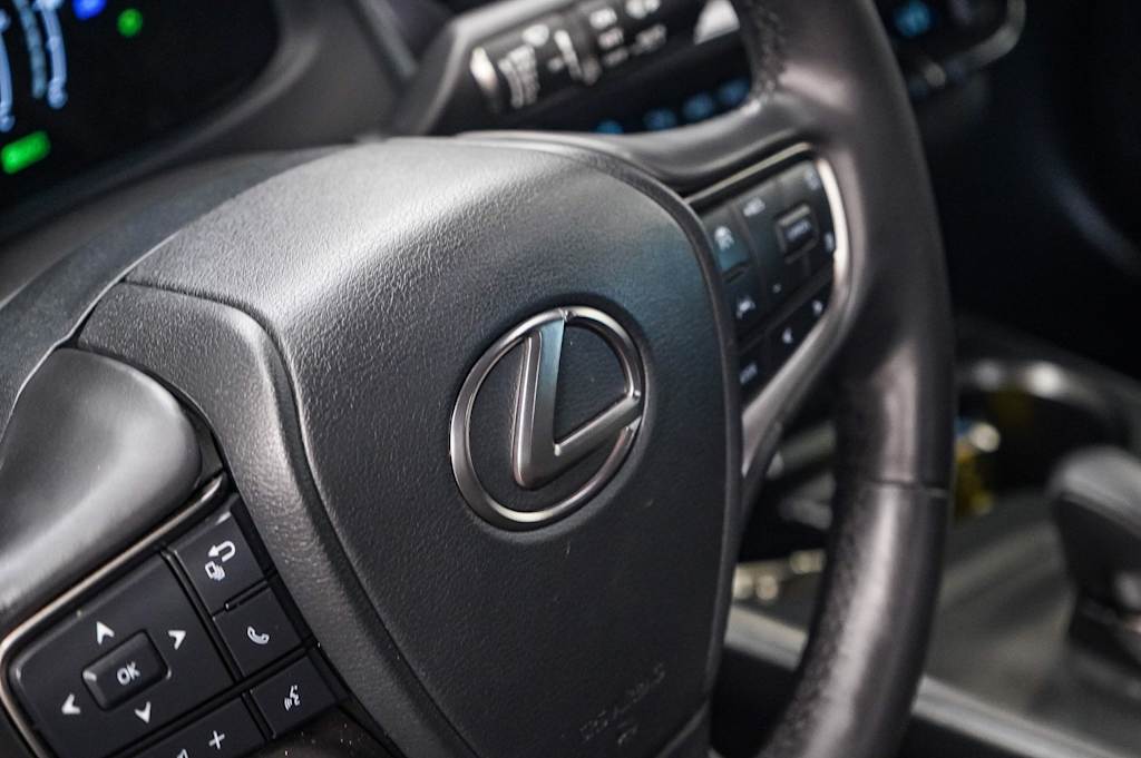 Thumbnail: 2025 Lexus UX - 26