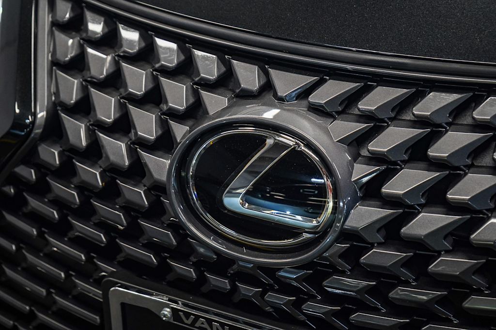 Thumbnail: 2025 Lexus UX - 4