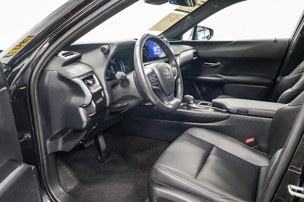 Thumbnail: 2025 Lexus UX - 11