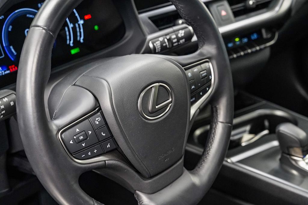 Thumbnail: 2025 Lexus UX - 14