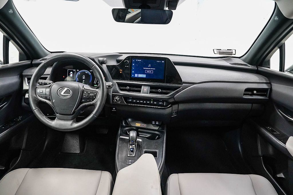 Thumbnail: 2025 Lexus UX - 2