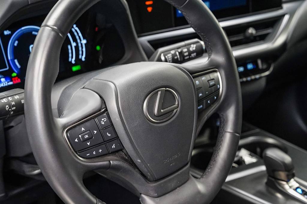 Thumbnail: 2025 Lexus UX - 13