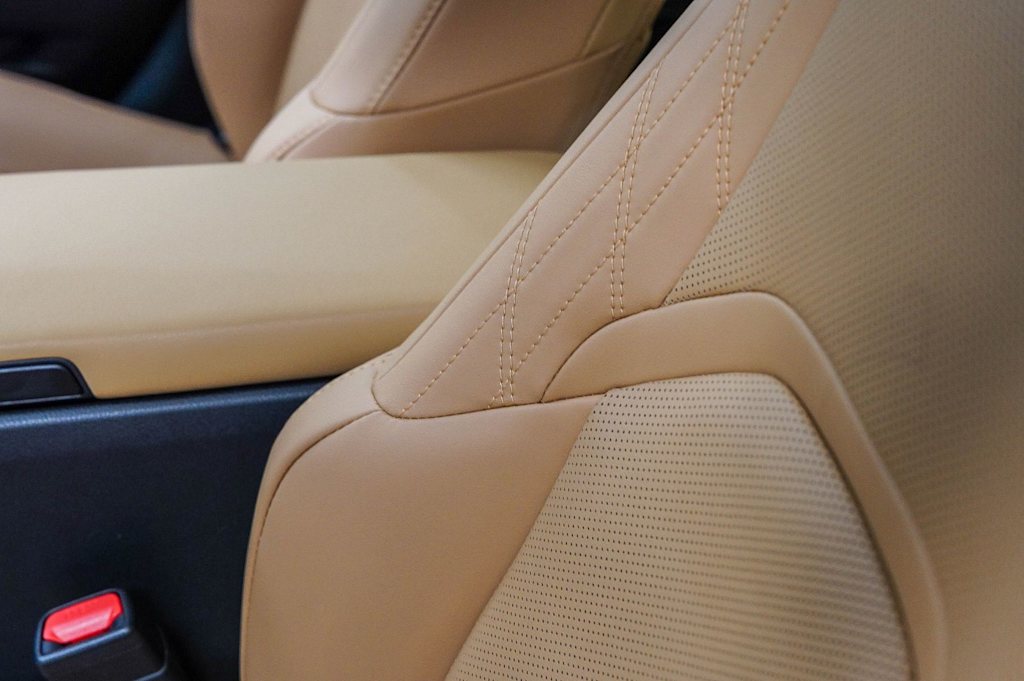 Thumbnail: 2026 Lexus UX - 25