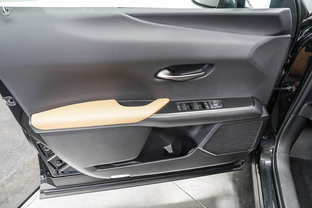 Thumbnail: 2026 Lexus UX - 26