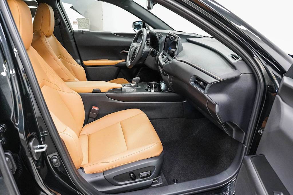 Thumbnail: 2026 Lexus UX - 9