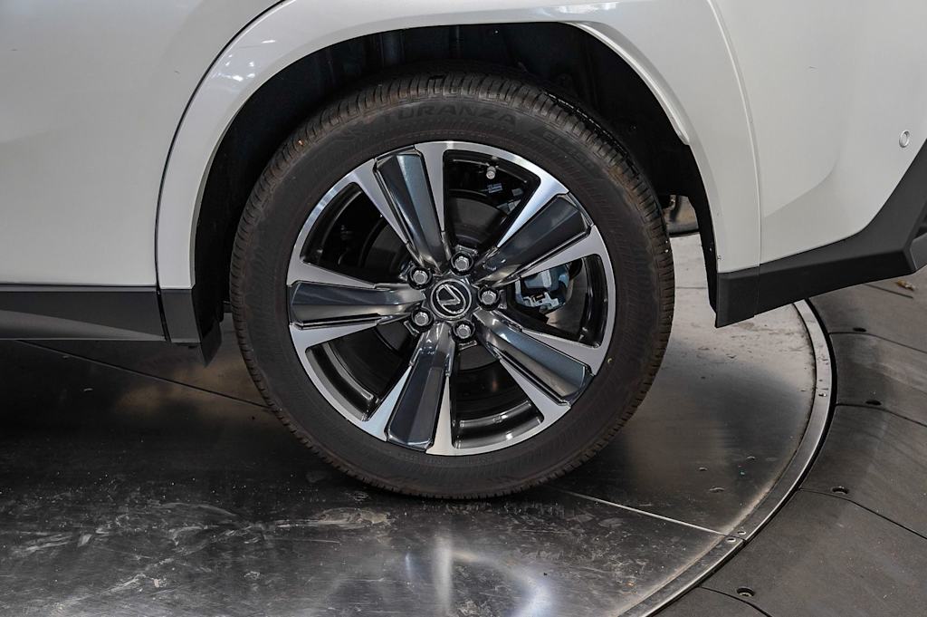 Thumbnail: 2025 Lexus UX - 18