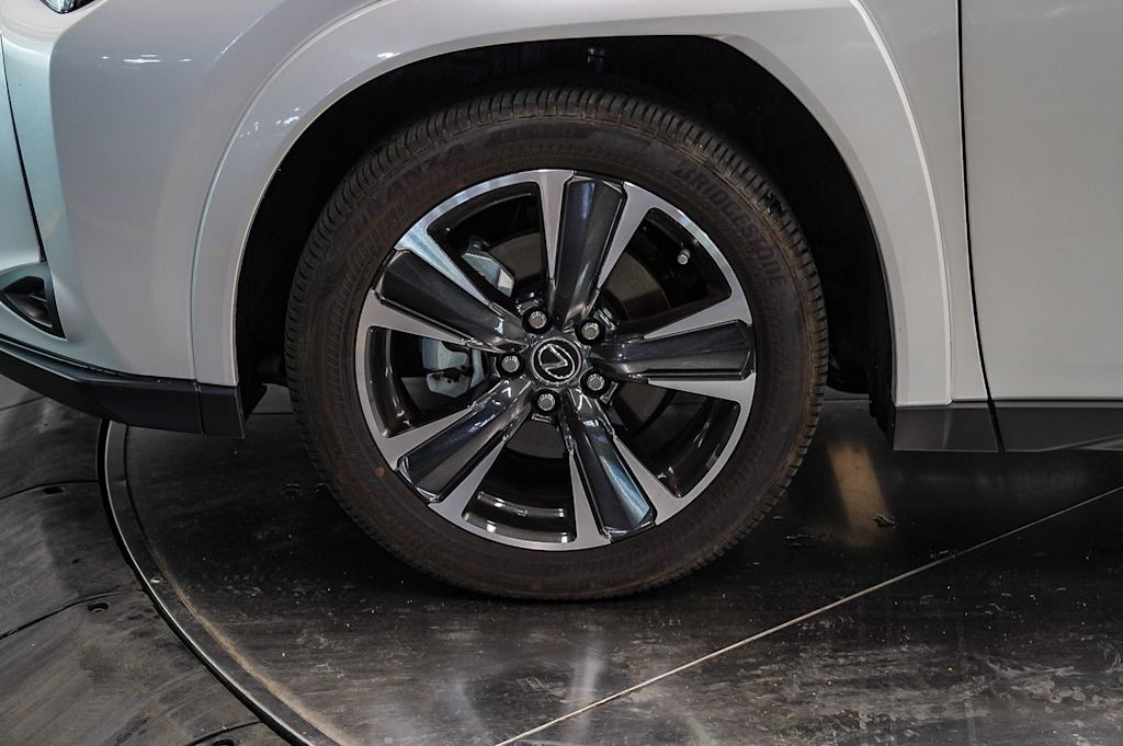 Thumbnail: 2025 Lexus UX - 7