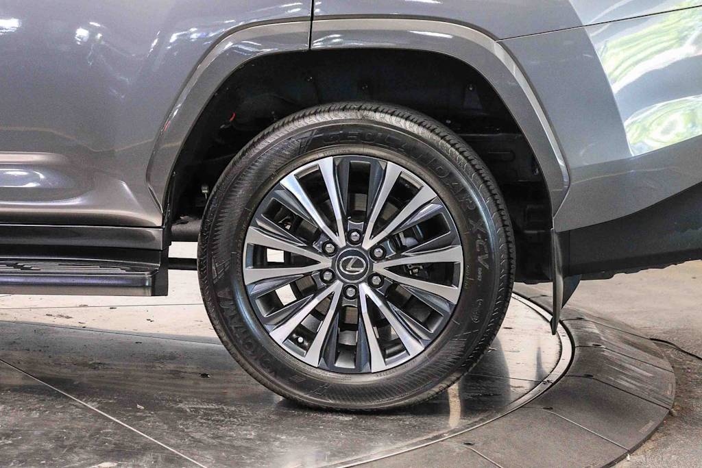 Thumbnail: 2024 Lexus ES - 23