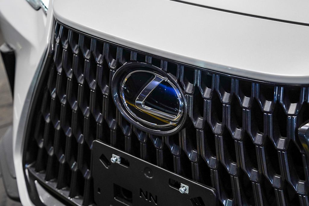 Thumbnail: 2024 Lexus ES - 5
