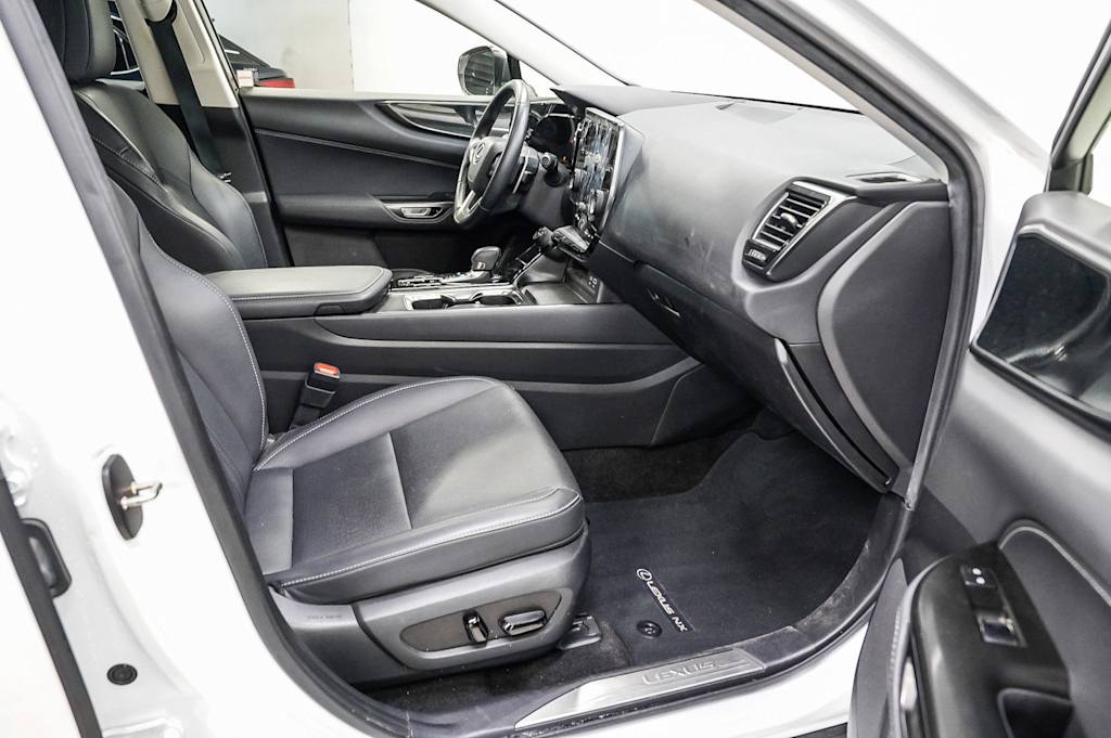 Thumbnail: 2024 Lexus ES - 9
