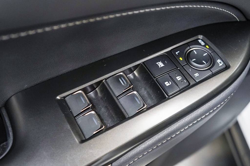 Thumbnail: 2025 Lexus ES - 27