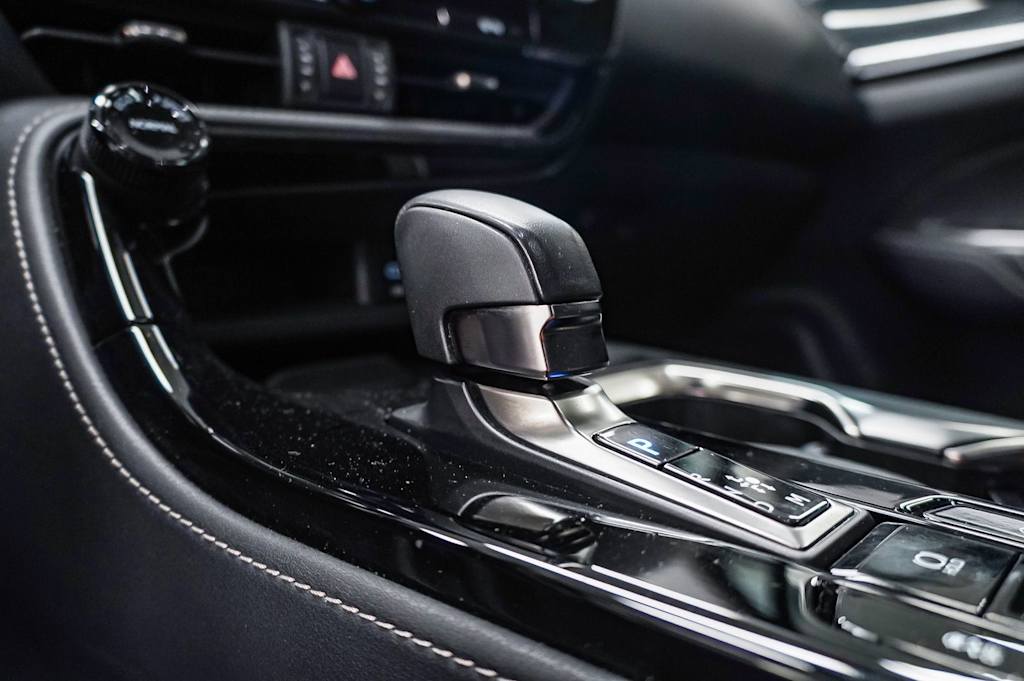Thumbnail: 2025 Lexus ES - 29