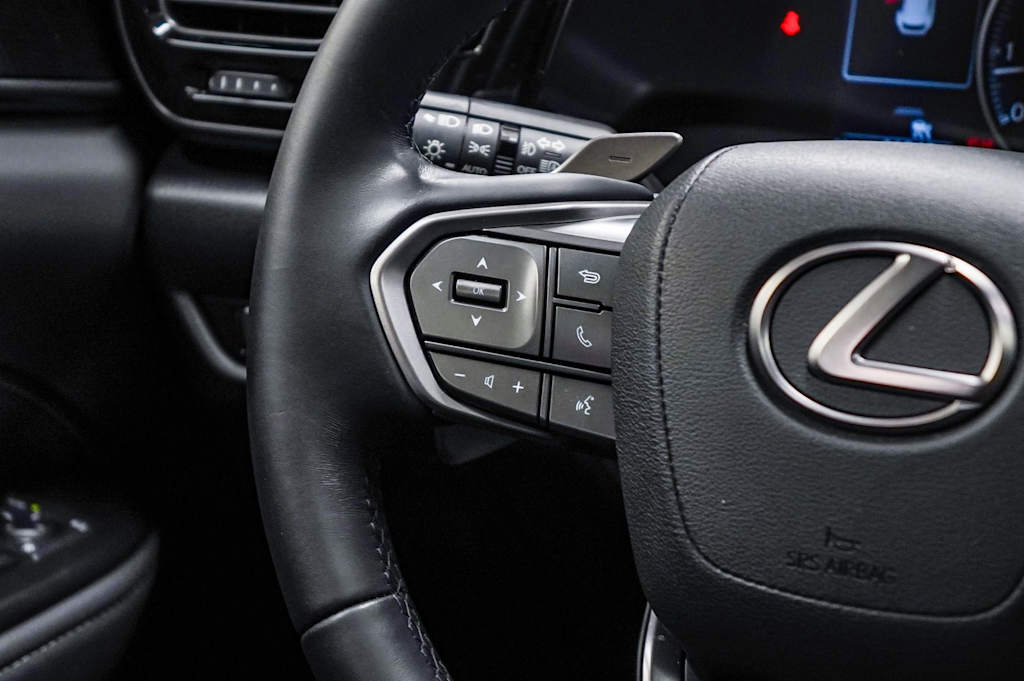 Thumbnail: 2025 Lexus ES - 24