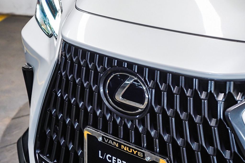 Thumbnail: 2025 Lexus ES - 5