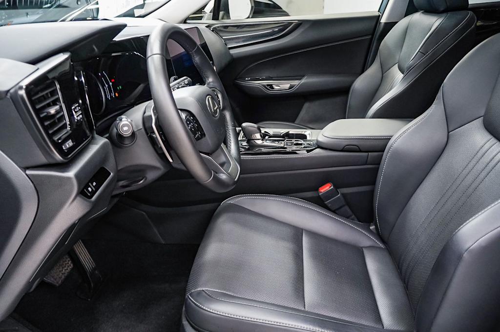 Thumbnail: 2025 Lexus ES - 10