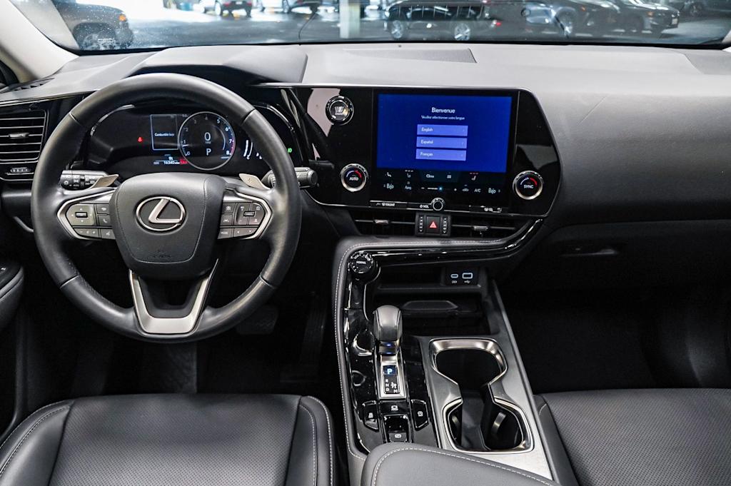 Thumbnail: 2025 Lexus ES - 2