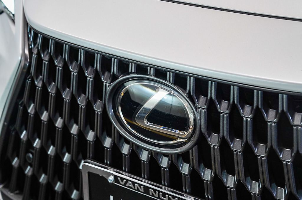 Thumbnail: 2025 Lexus ES - 5
