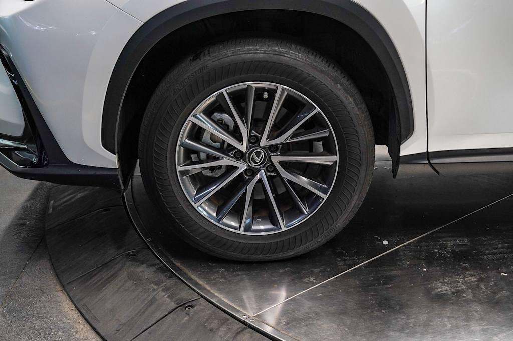 Thumbnail: 2024 Lexus ES - 6