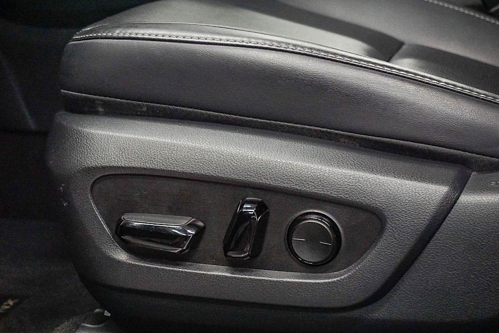 Thumbnail: 2024 Lexus ES - 24