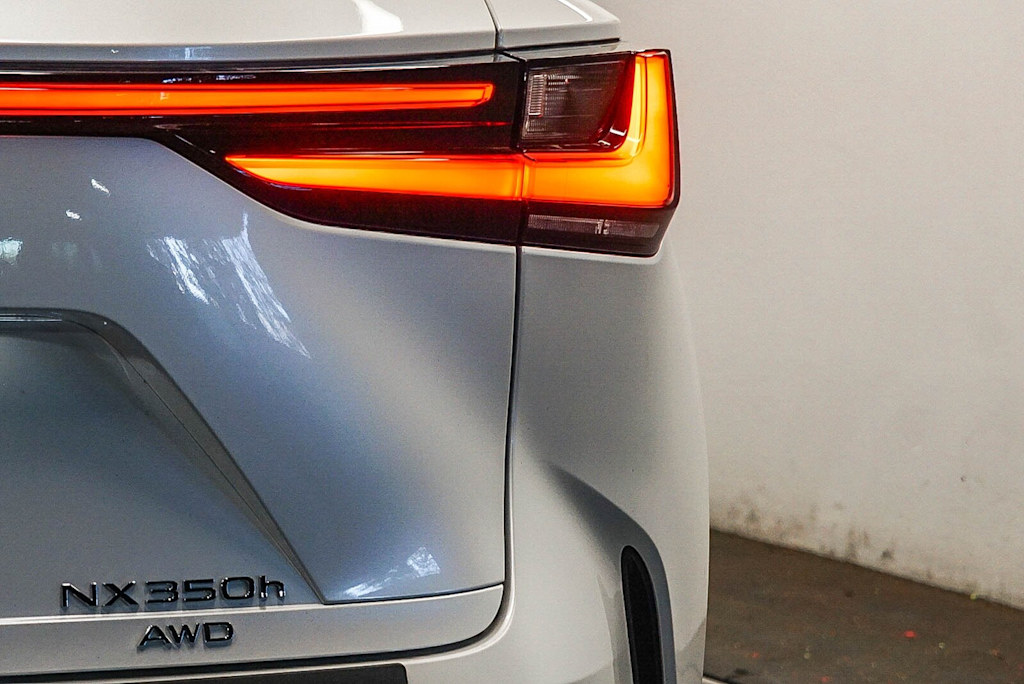 Thumbnail: 2024 Lexus ES - 21