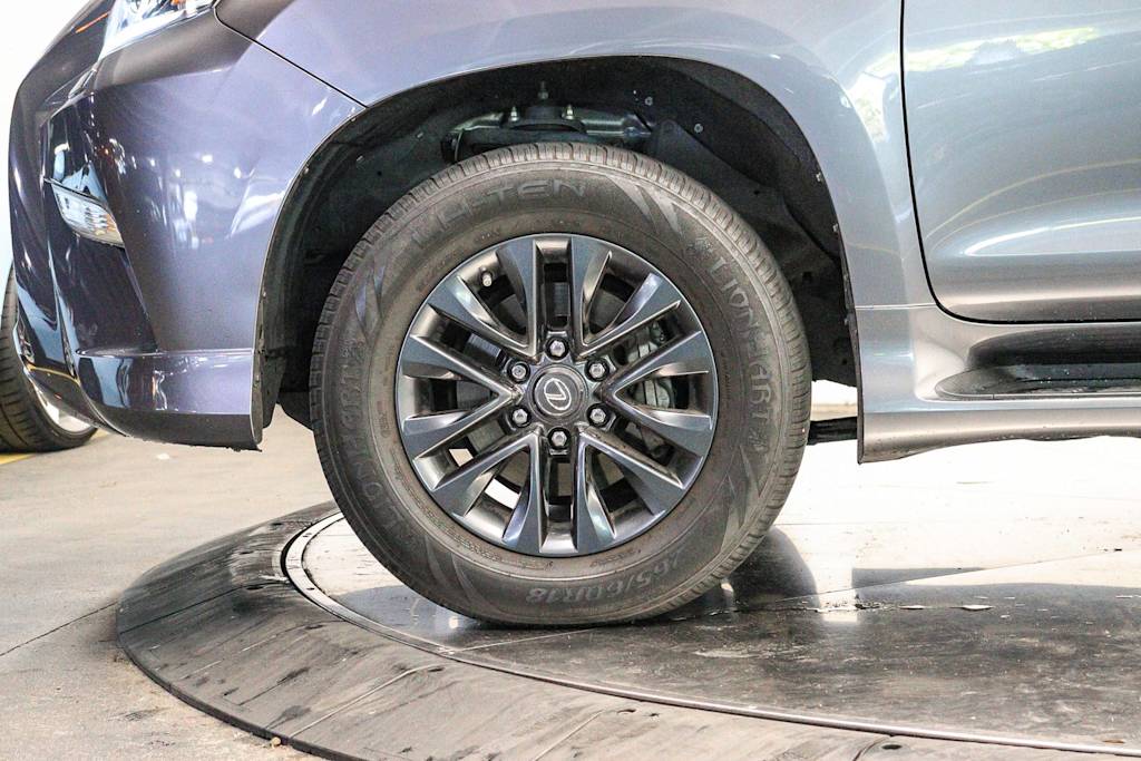 Thumbnail: 2021 Lexus GX - 6