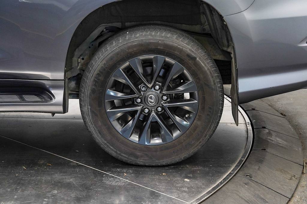 Thumbnail: 2021 Lexus GX - 18