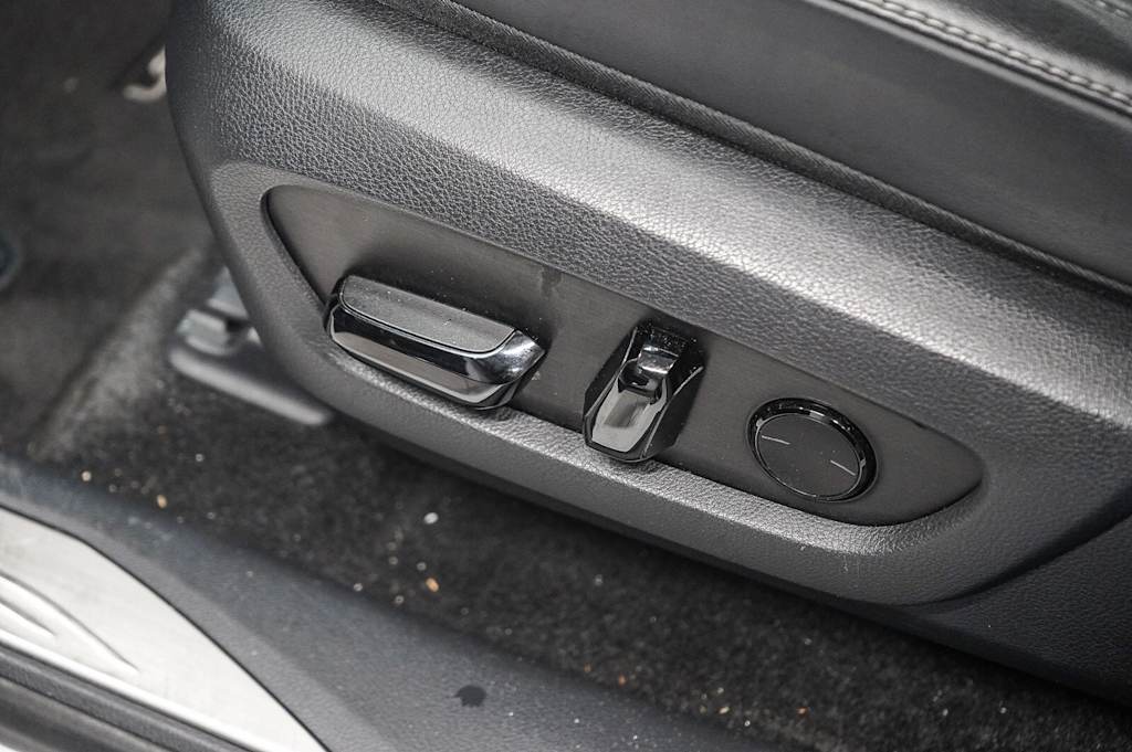 Thumbnail: 2024 Lexus RX - 27