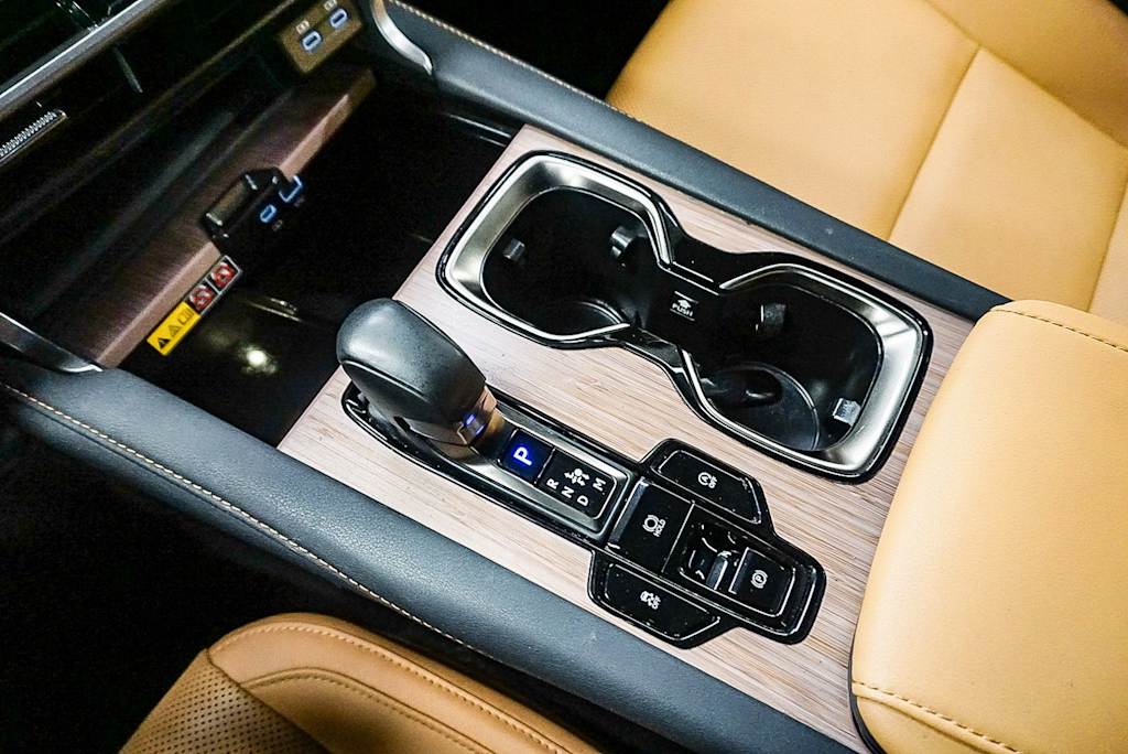 Thumbnail: 2023 Lexus RX - 28