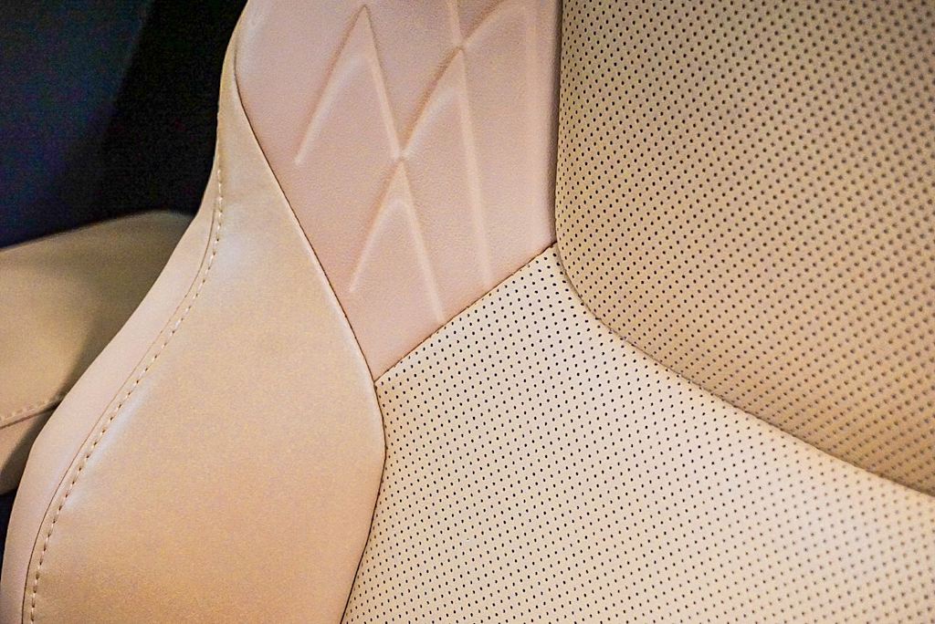 Thumbnail: 2023 Lexus RX - 30