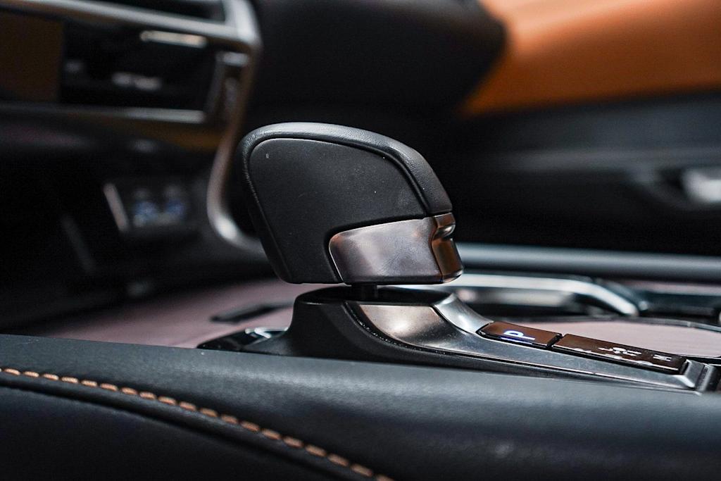 Thumbnail: 2024 Lexus RX - 32